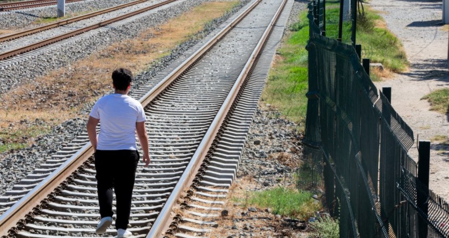 Bu il qatarların qarşısına qəfil çıxan 7 nəfər ölüb