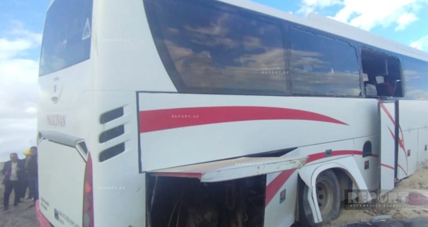 Naxçıvan-Bakı sərnişin avtobusu dərəyə aşıb, 16 nəfər xəsarət alıb - YENİLƏNİB