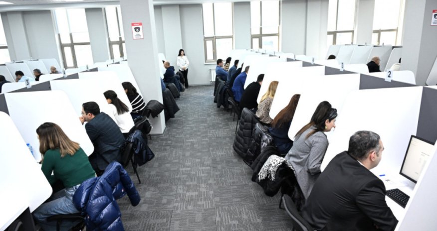 Hakim vəzifəsinə namizədlər üçün test imtahanı keçirilir