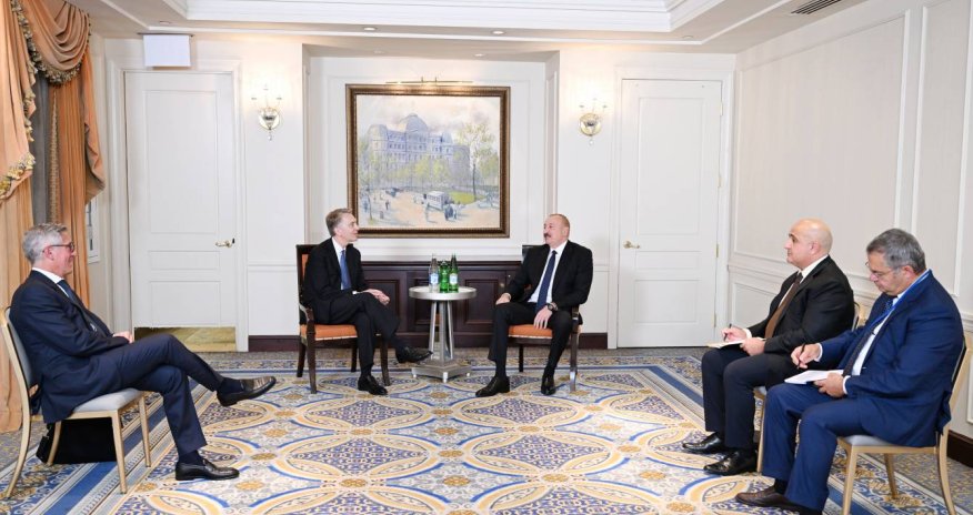 İlham Əliyev Nyu-Yorkda &ldquo;Brookfield Asset Management&rdquo; şirkətinin baş icraçı direktoru ilə görüşüb