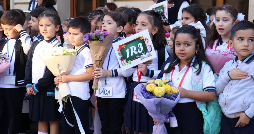 132-134 nömrəli Təhsil Kompleksində ilk dərs günü - Fotolar