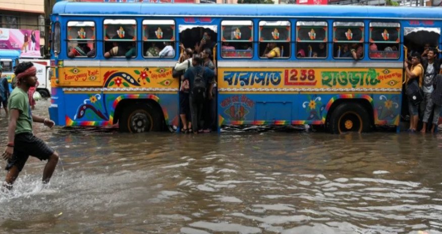 
Hindistanda güclü yağışlar 10 nəfərin ölümünə səbəb olub
