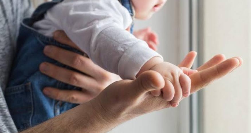 Японский банк сделает обязательным декретный отпуск для сотрудников-мужчин