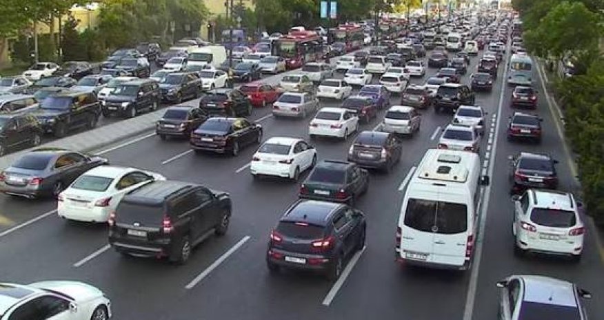 Bakıda 16 istiqamətdə tıxac var