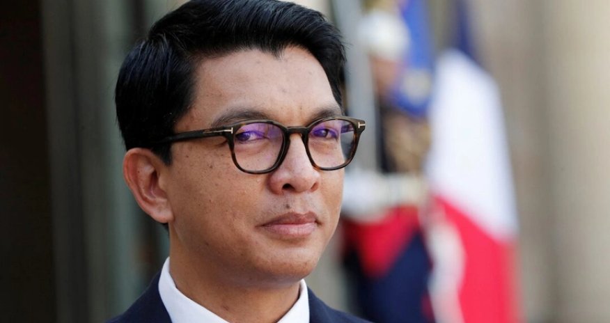 Madaqaskar Prezidenti hökumətin buraxıldığını elan edib