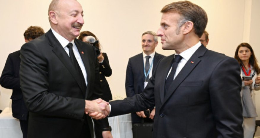 Prezident Kopenhagendə Makronla görüşüb