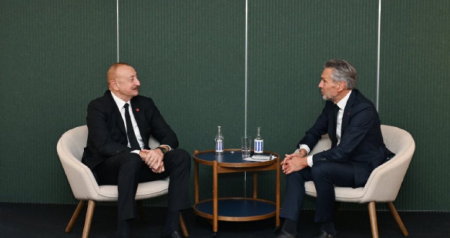 Алиев рассказал премьеру Нидерландов о мире с Арменией