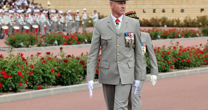 Генерал Франции призывает готовиться к войне