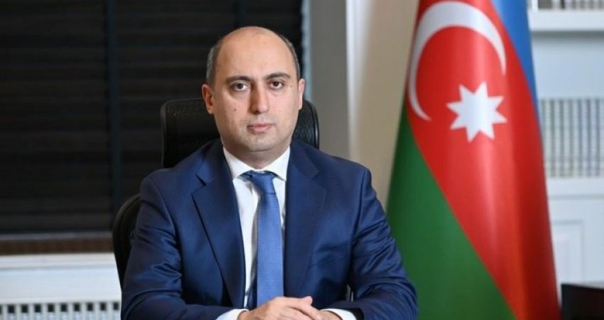 Nazir müəllimləri təbrik etdi