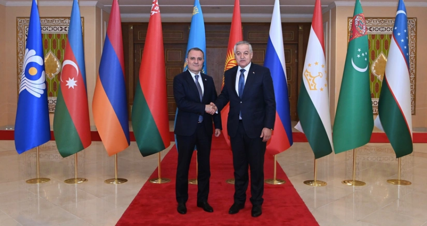 Ceyhun Bayramov tacikistanlı həmkarı ilə görüşüb