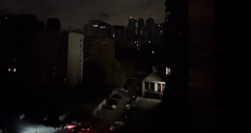 Kiyevdə elektrik enerjisinin verilişi dayandırılıb