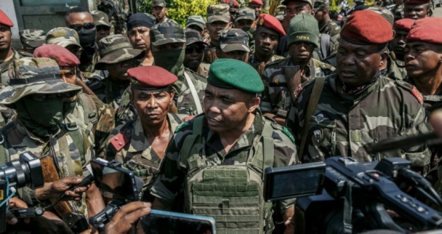 Полковник объявил себя президентом