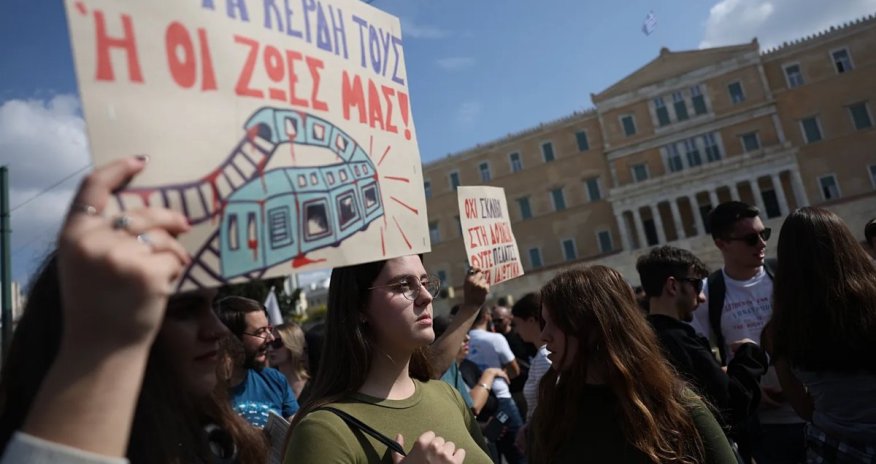 Греки будут работать по 13 часов