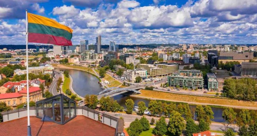 Litva əcnəbilərə iş icazələrinin verilməsini dayandırıb