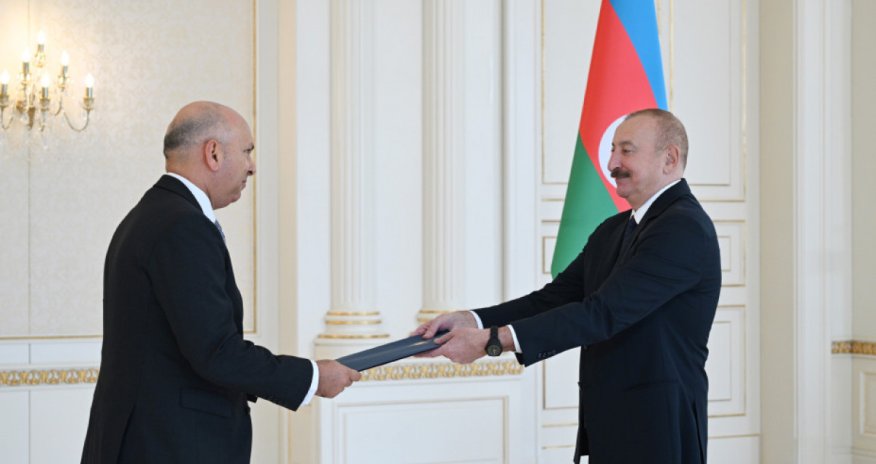 İlham Əliyev Misirin yeni səfirinin etimadnaməsini qəbul edib