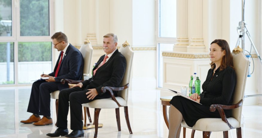 
Prezident İlham Əliyev Aİ-nin yeni səfirinin etimadnaməsini qəbul edib