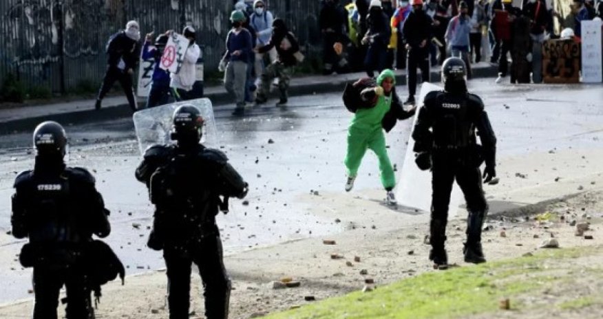 ABŞ-nin Kolumbiyadakı səfirliyinə hücum edilib, xəsarət alanlar var