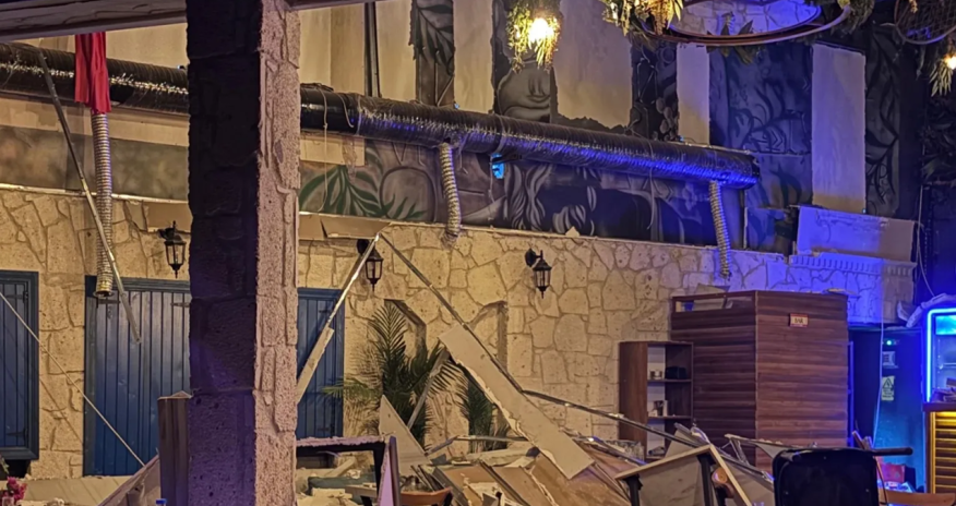 Türkiyədə əyləncə mərkəzində divar çöküb - Yaralılar var