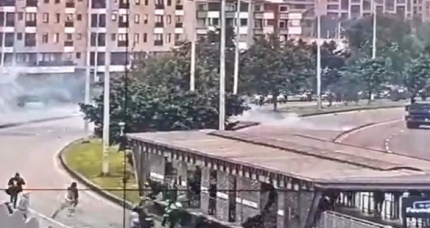 Нападение на посольство США: есть раненые