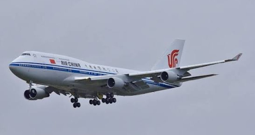 "Air China" aviaşirkətinin təyyarəsi Şanxayda təcili eniş edib