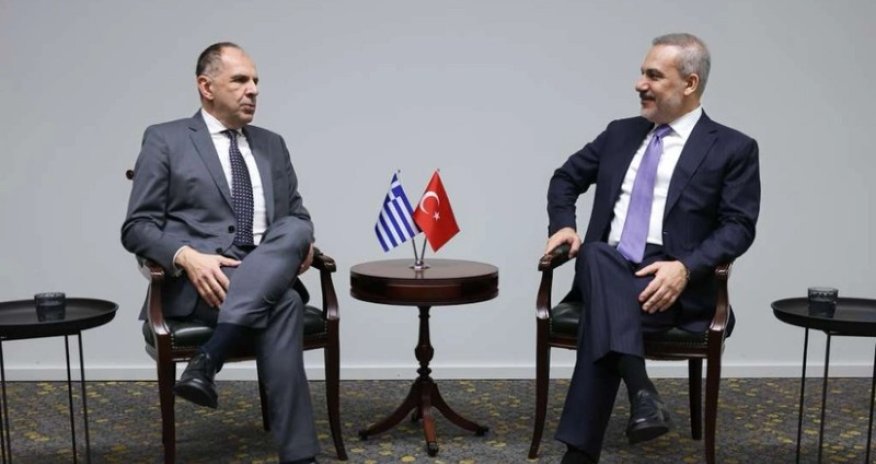 Türkiyə və Yunanıstan XİN başçıları görüşüb