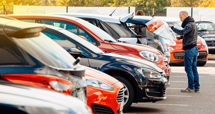 Azərbaycana avtomobil idxalı artıb