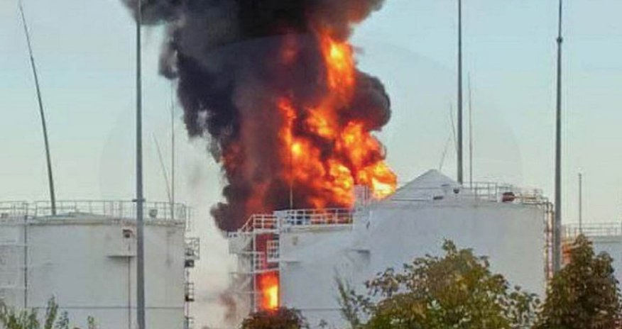 Нефтебаза в Крыму горит четвертые сутки