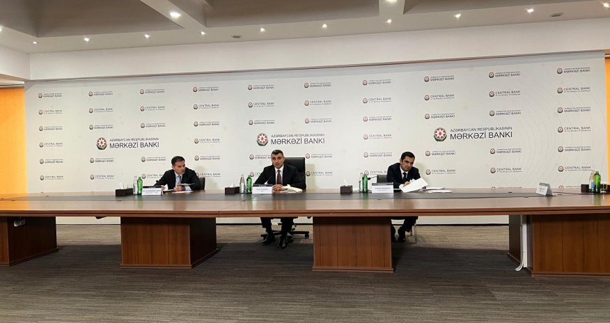 Azərbaycanda dollarlaşma aşağı düşüb