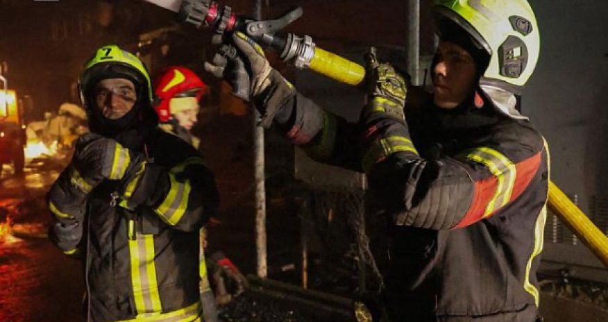 По Киеву снова бьют: среди пострадавших дети