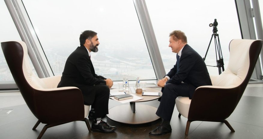 SOCAR and Gazprom chiefs meet in St. Petersburg to discuss cooperation