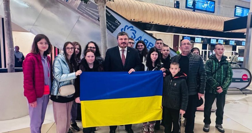Дети из Украины прибыли в Азербайджан