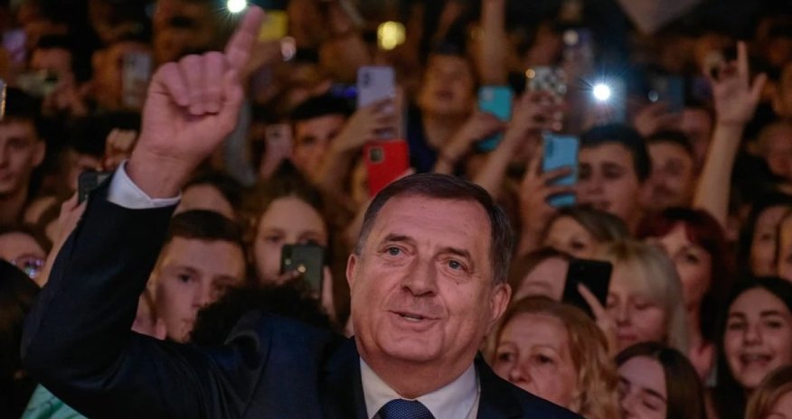 США сняли санкции с Додика