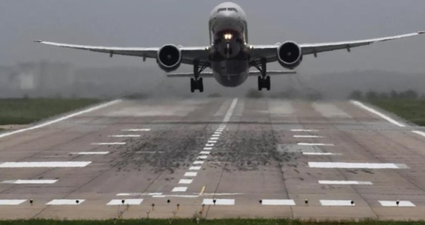 Российский военный самолет приземлился в Венесуэле