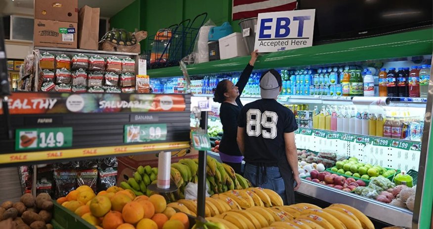 Почти две трети американцев разочарованы Трампом &mdash; опрос NBC News