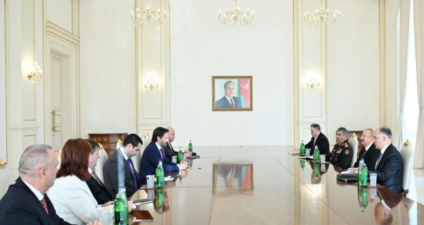 Prezident İlham Əliyev Slovakiya müdafiə nazirini qəbul edib