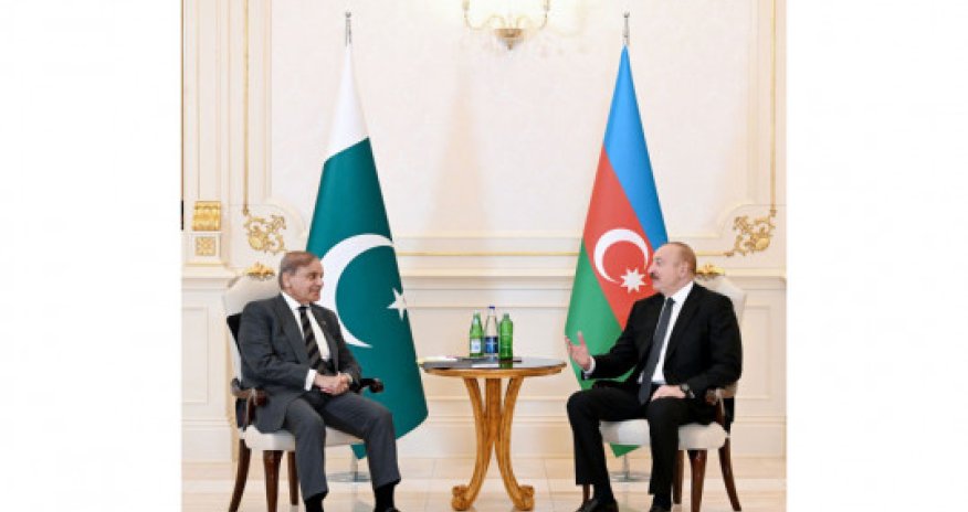 İlham Əliyevin Pakistanın Baş naziri ilə məhdud tərkibdə görüşü olub