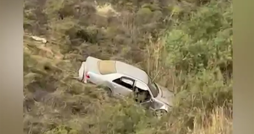 Bakıda maşın dərəyə aşıb ,sürücü ölüb - Video