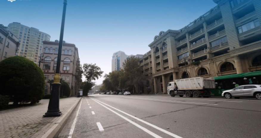 İnşaatçılar prospektində mikromobillik zolağı təşkil edilir