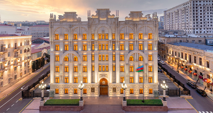 DİN - dən diplomatik nömrəli avtomobilin qayda pozuntusuna münasibət