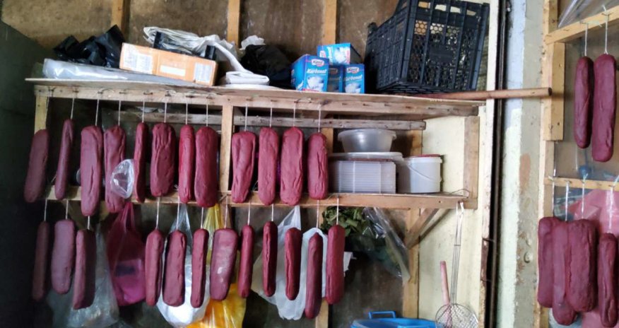 Bakı bazarında kolbasa məhsullarında at əti aşkarlanıb