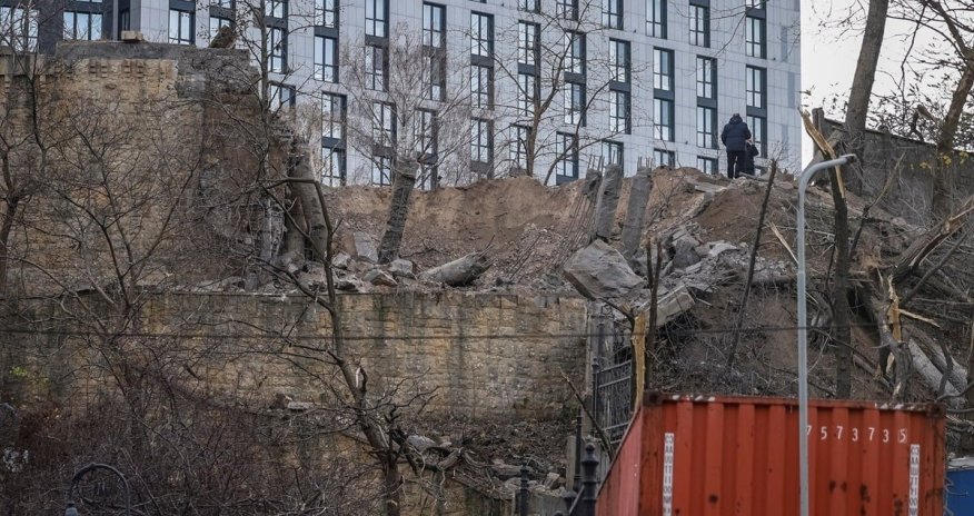 Париж о повреждении посольства Азербайджана в Киеве