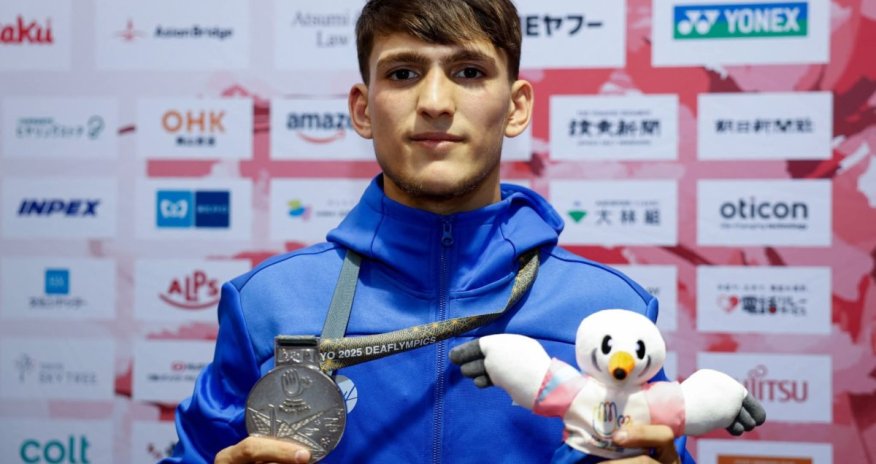 Azərbaycanın idman tarixində ilk deflimpiya medalı
