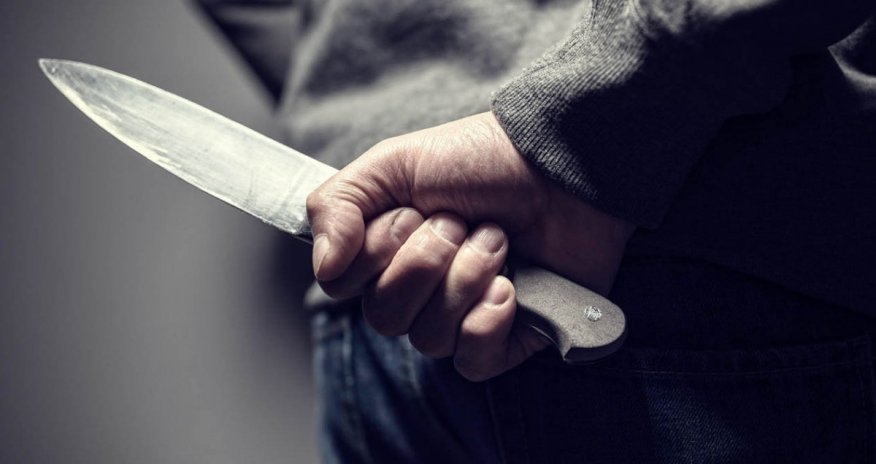 Rusiyada 6 yaşlı oğlunu öldürüb, başını kəsib gölə atan 31 yaşlı qadın həbs edilib