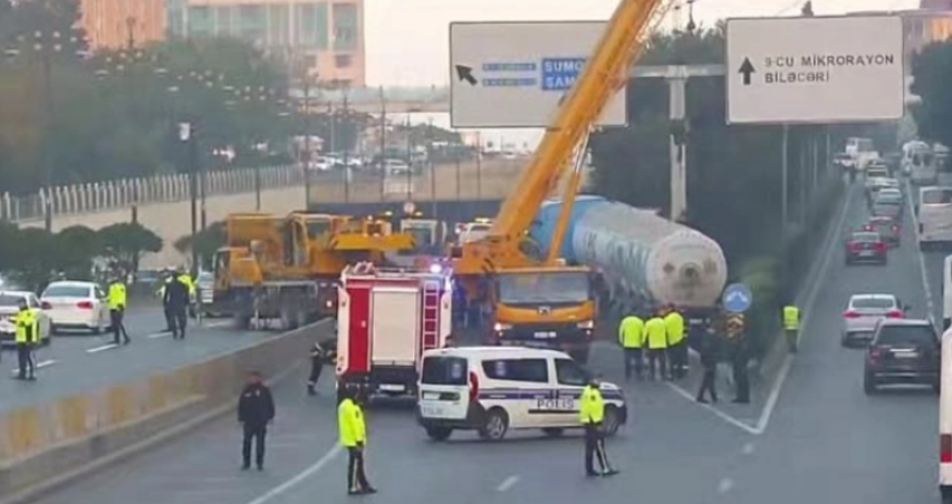 В Баку ДТП перекрыло движение в сторону Сумгайыта