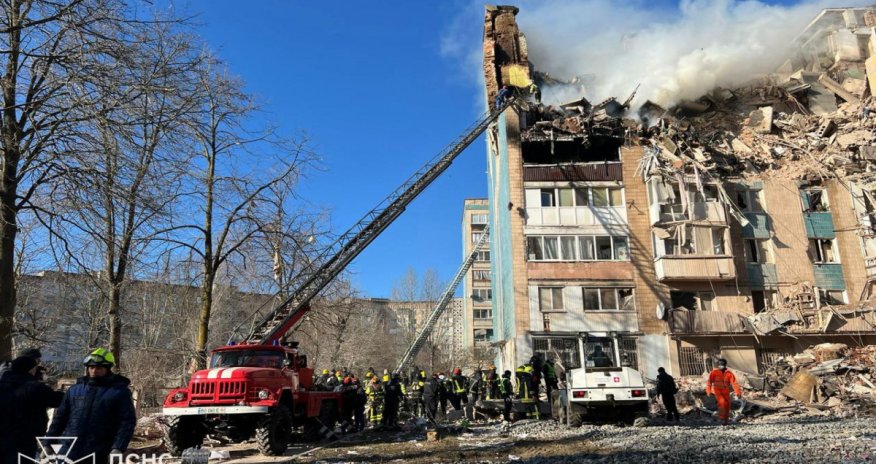 
Rusiyanın Ukraynada yaşayış binasına hücumunda ölənlərin sayı 20-yə çatıb