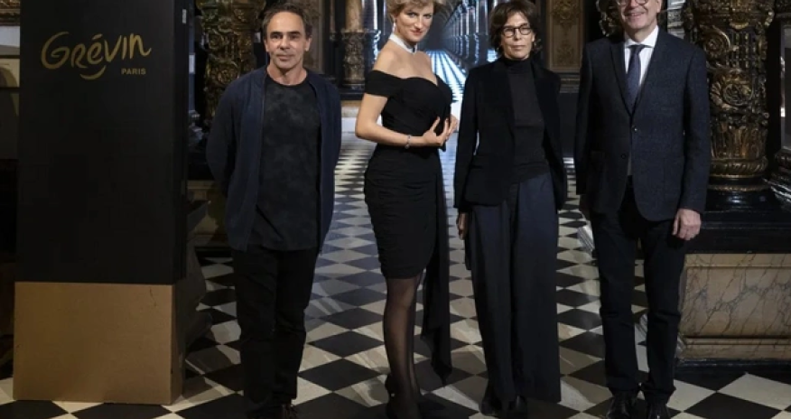 Paris wax museum unveils Princess Diana figure in &lsquo;revenge dress&rsquo;