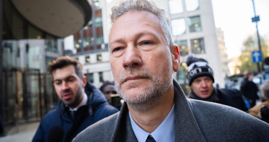 Лидера британской партии посадили за взятки от России