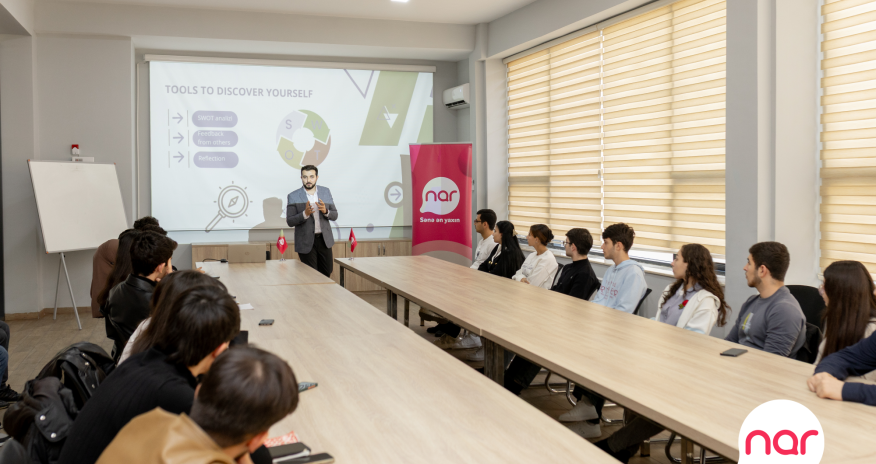 Nar conducts career development training for students of AzTU