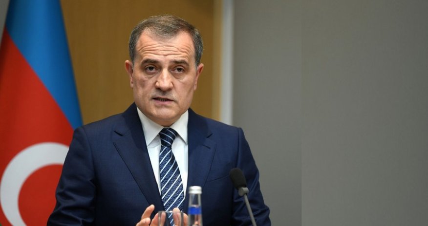 Ceyhun Bayramov İran XİN rəsmisi ilə ikitərəfli münasibətləri müzakirə edib