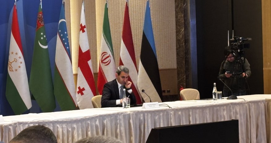 Azərbaycan 10 ayda Orta Dəhliz üzrə 317 blok-qatar qəbul edib &ndash; Rövşən Rüstəmov